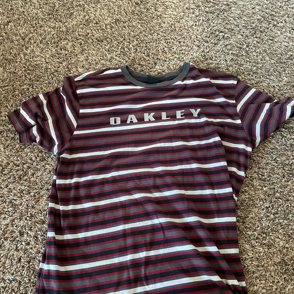 Men’s striped Oakley Tee - Picture 1 of 2